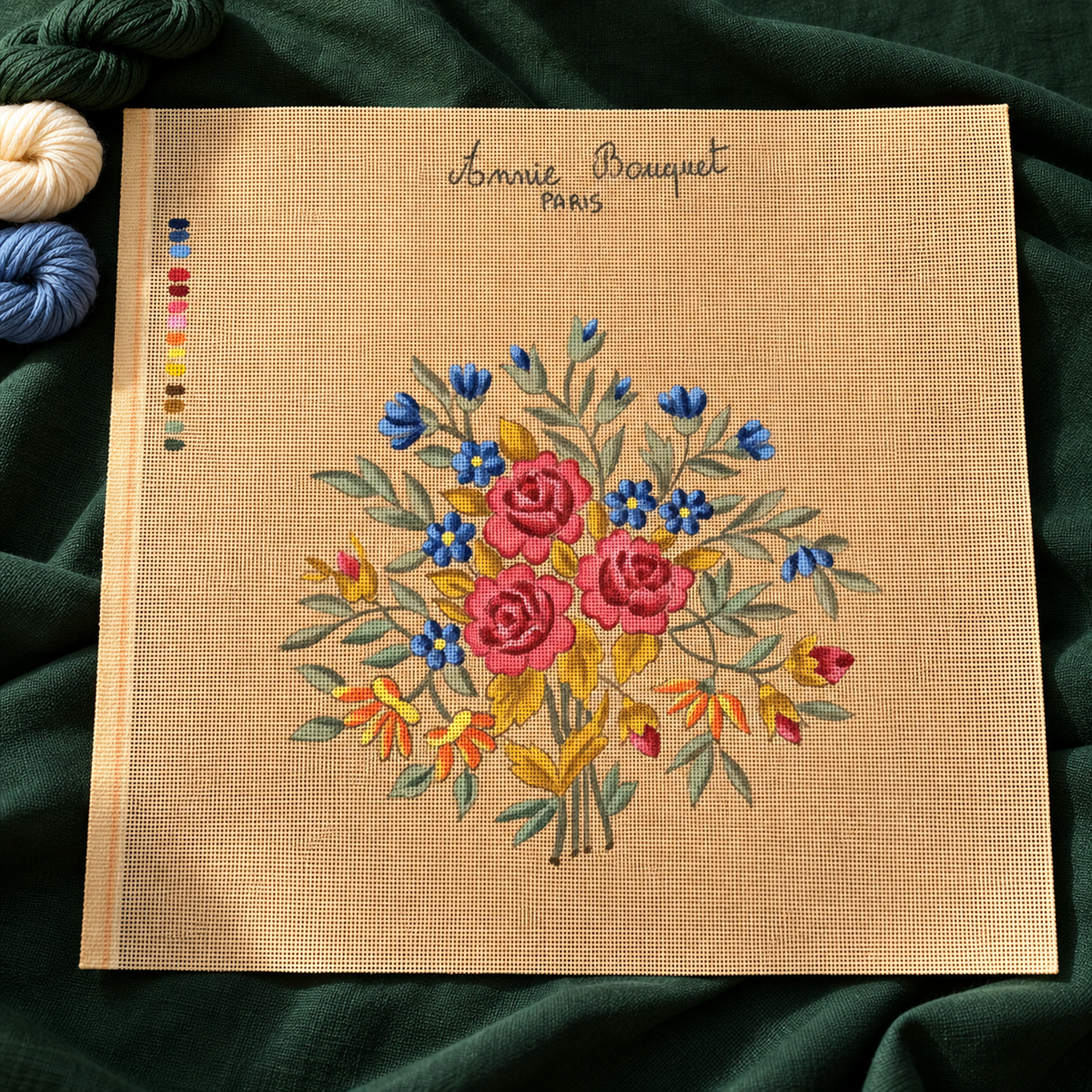 Bouquet de roses aux bleuets