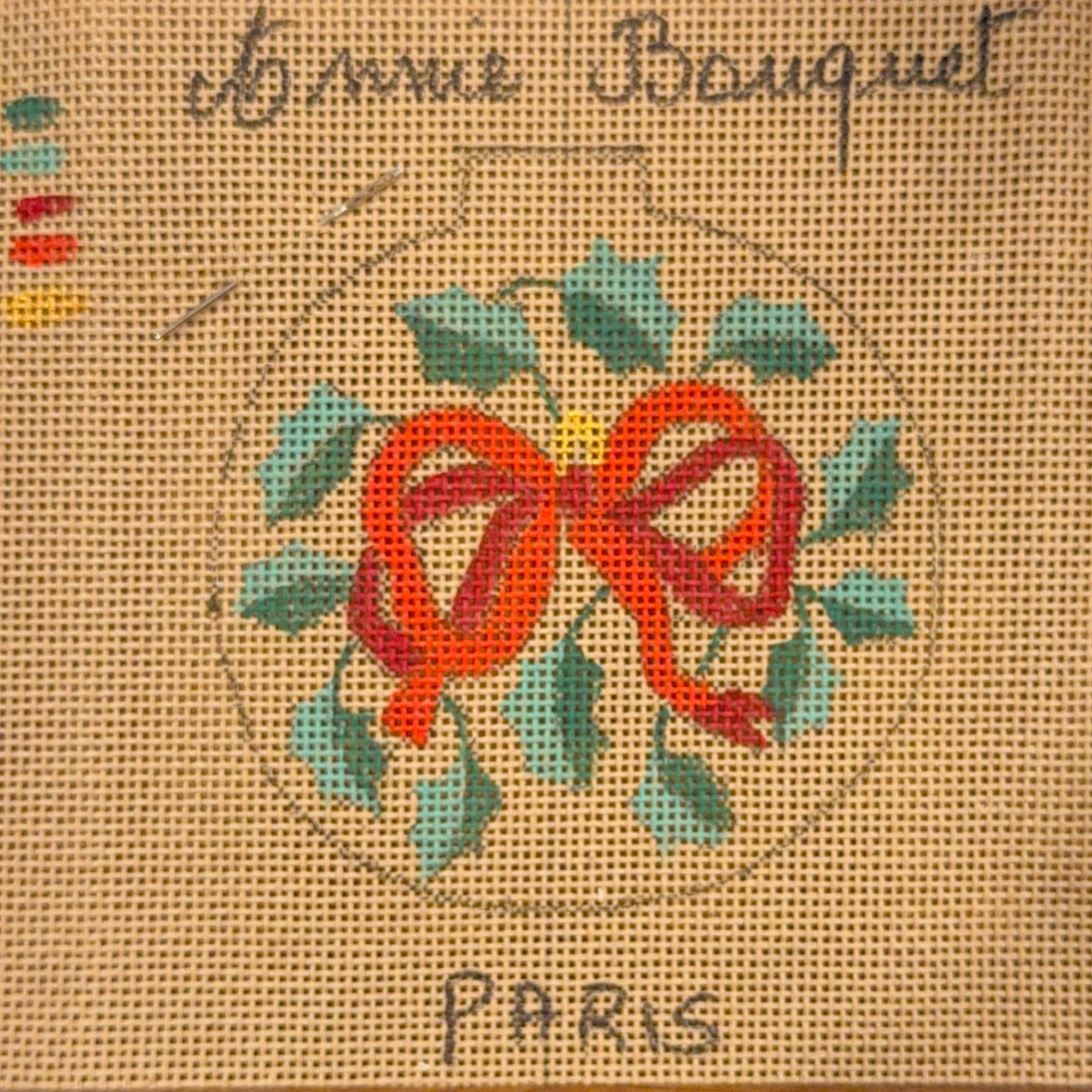 "HOLLY GARLAND" BALL