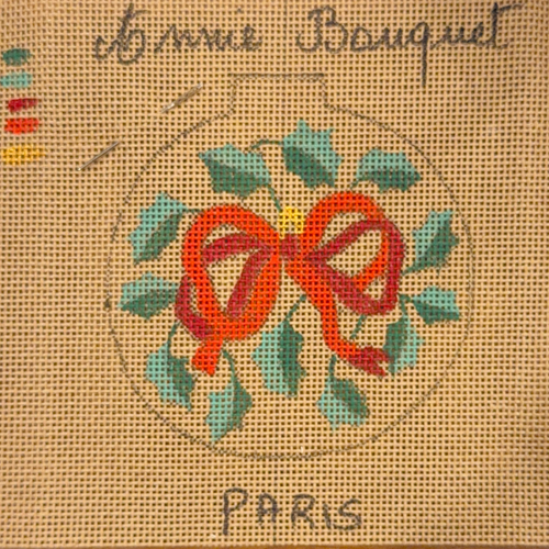 "HOLLY GARLAND" BALL