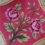 MÉDAILLON AUX ROSES