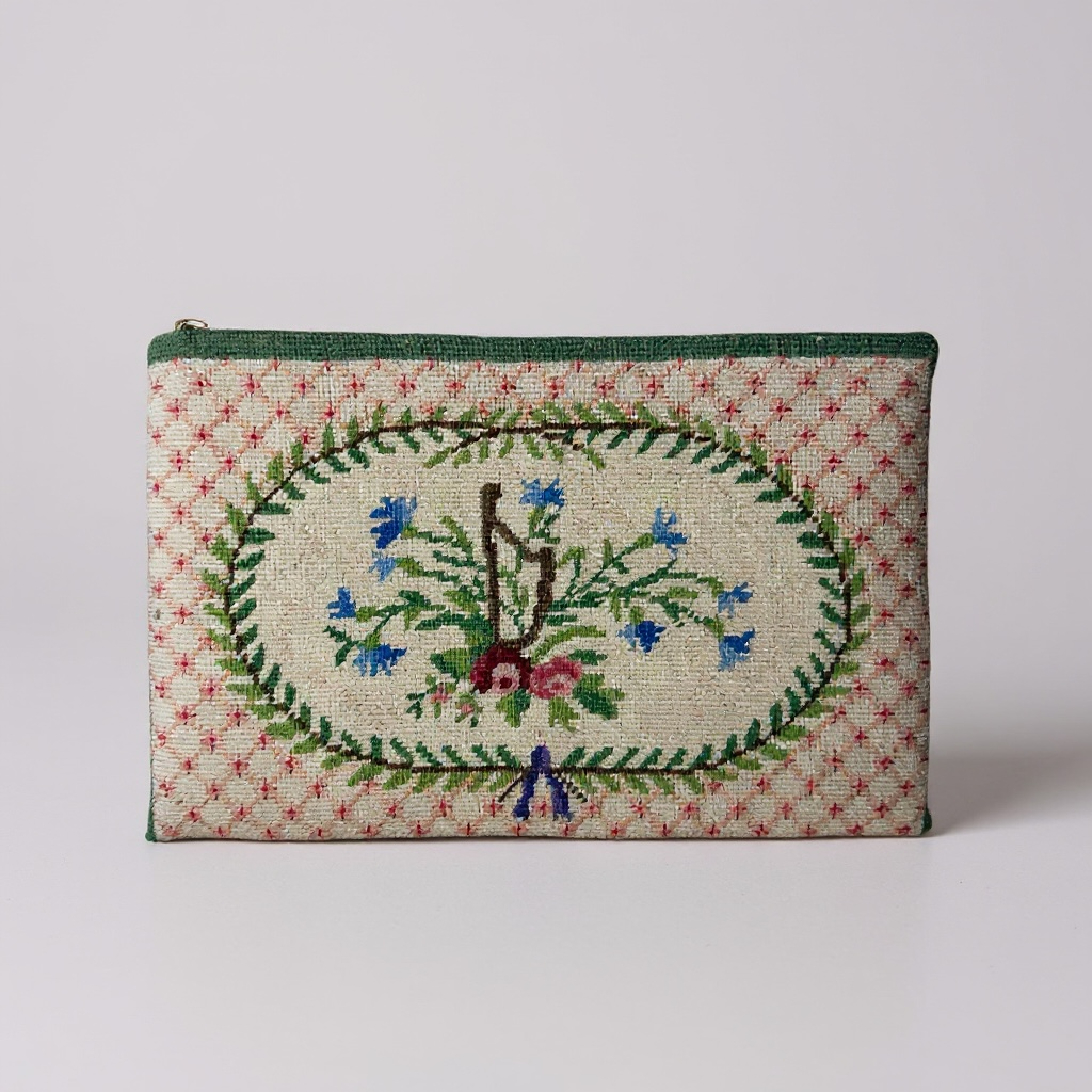 "MARIE-ANTOINETTE" POUCH 