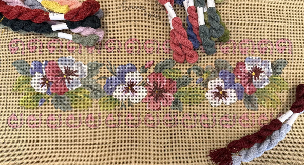 Bell pull aux pensées multicolores, canevas peint main Annie Bouquet