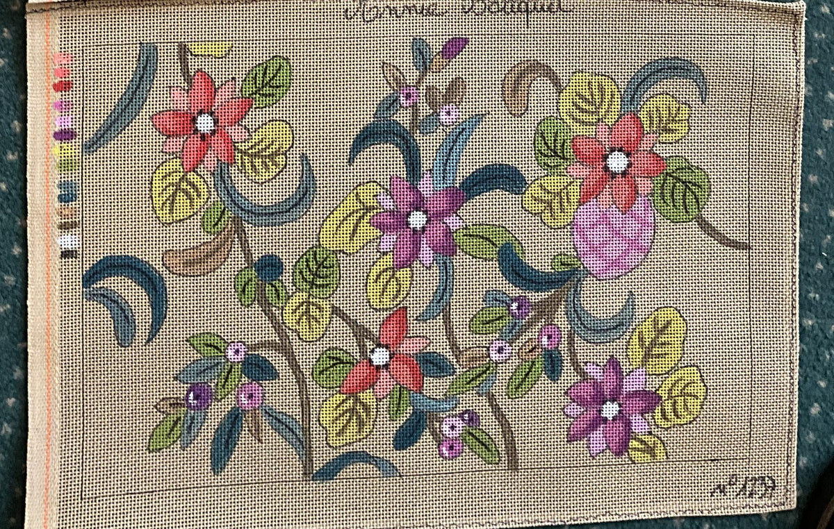 Fleurs et rinceaux, canevas peint à la main Annie Bouquet