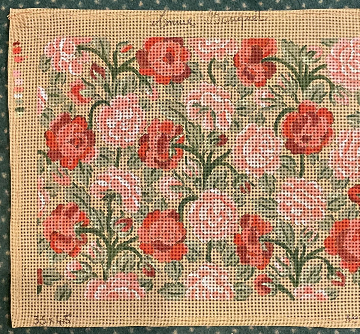 Les roses anciennes, canevas peint à la main Annie Bouquet