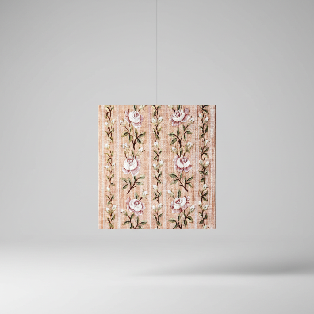 LÉGÈRETÉ FLORALE EN GUIRLANDES