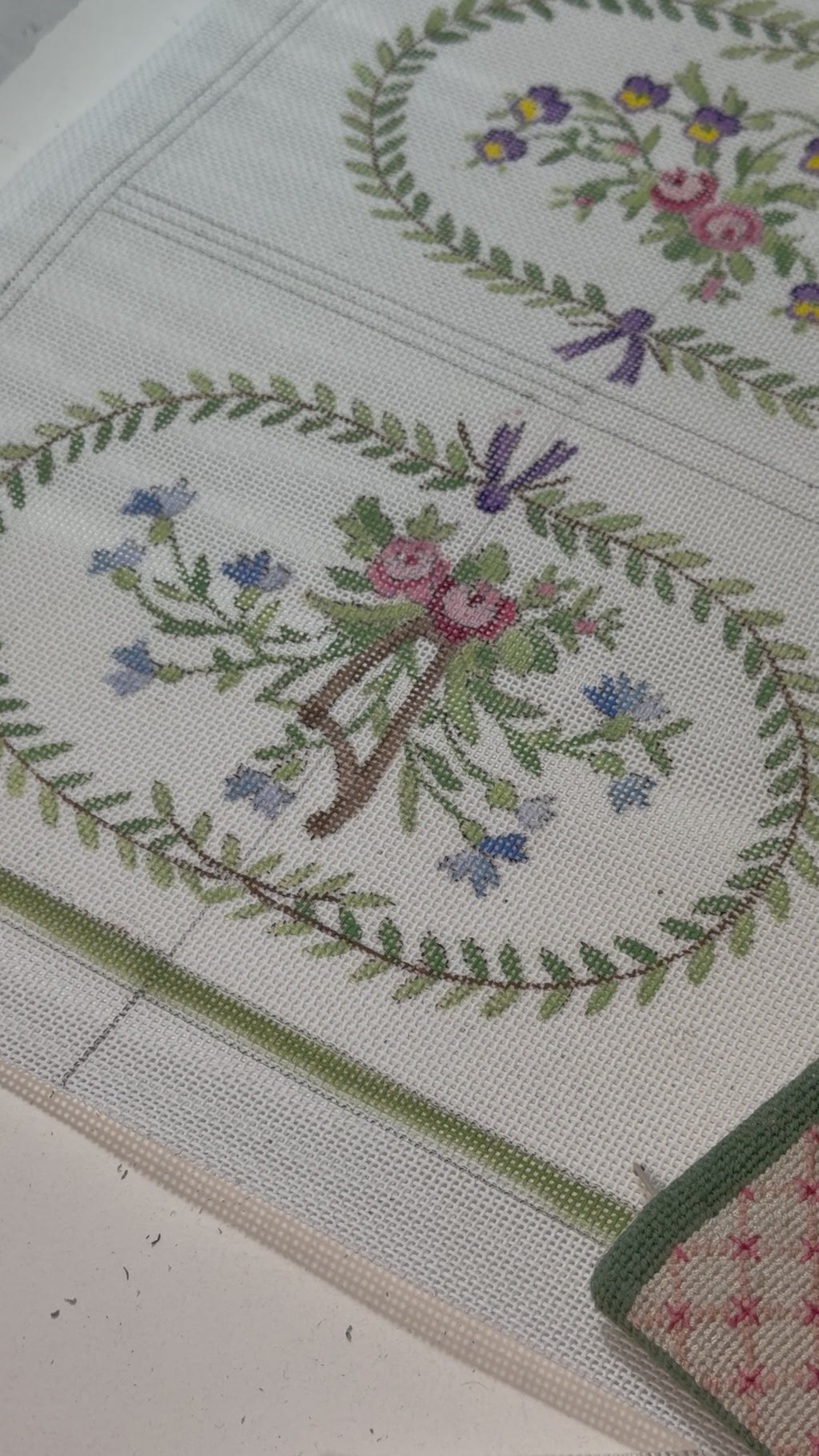 "FOLIAGES" POUCH