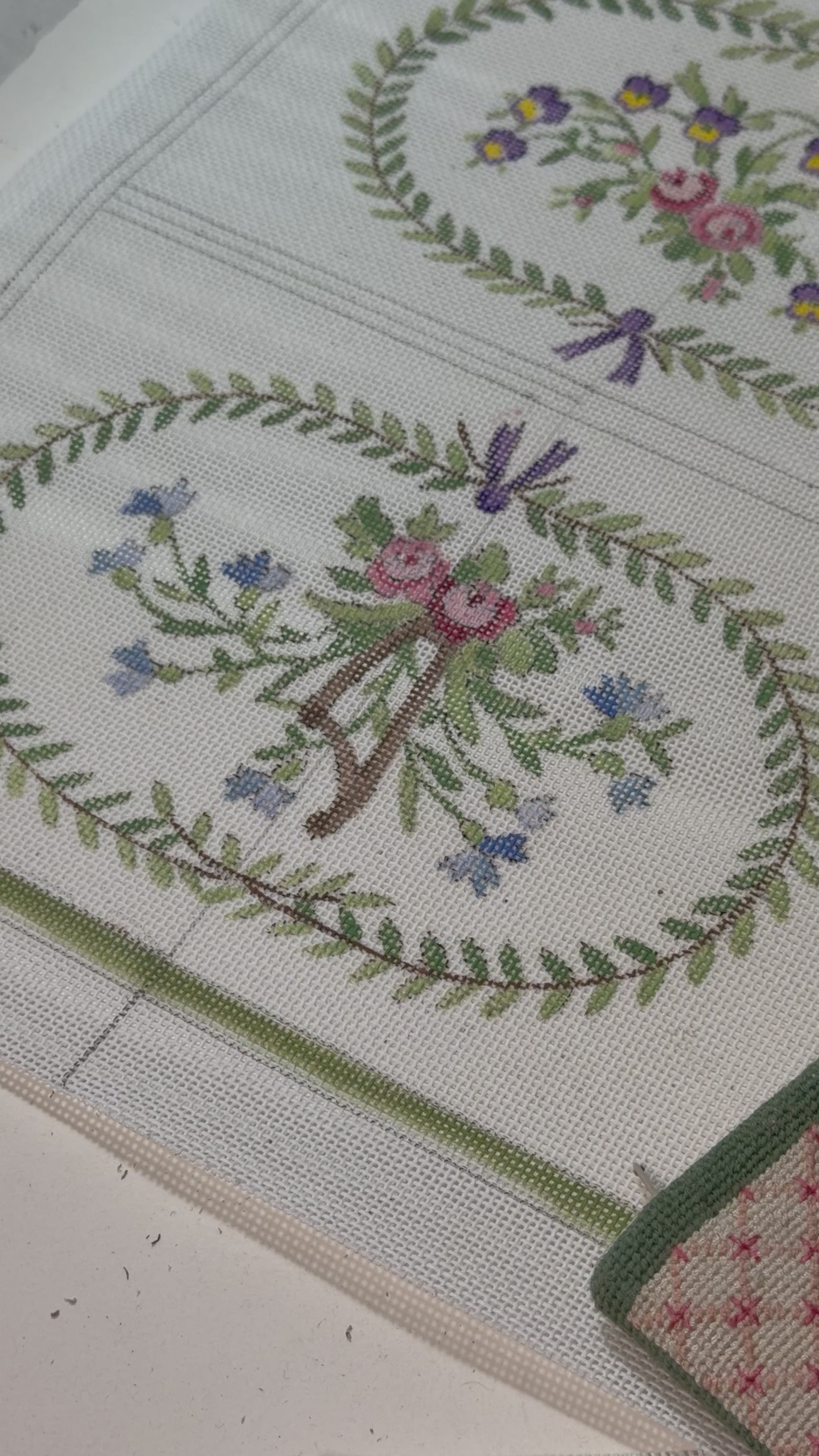 "FOLIAGES" POUCH