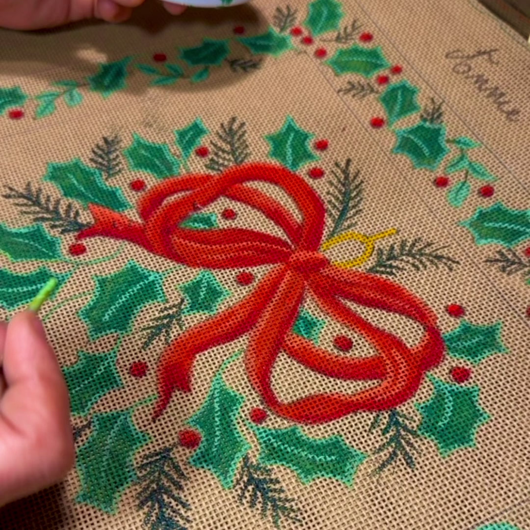 ORNATE HOLLY CHRISTMAS HEART