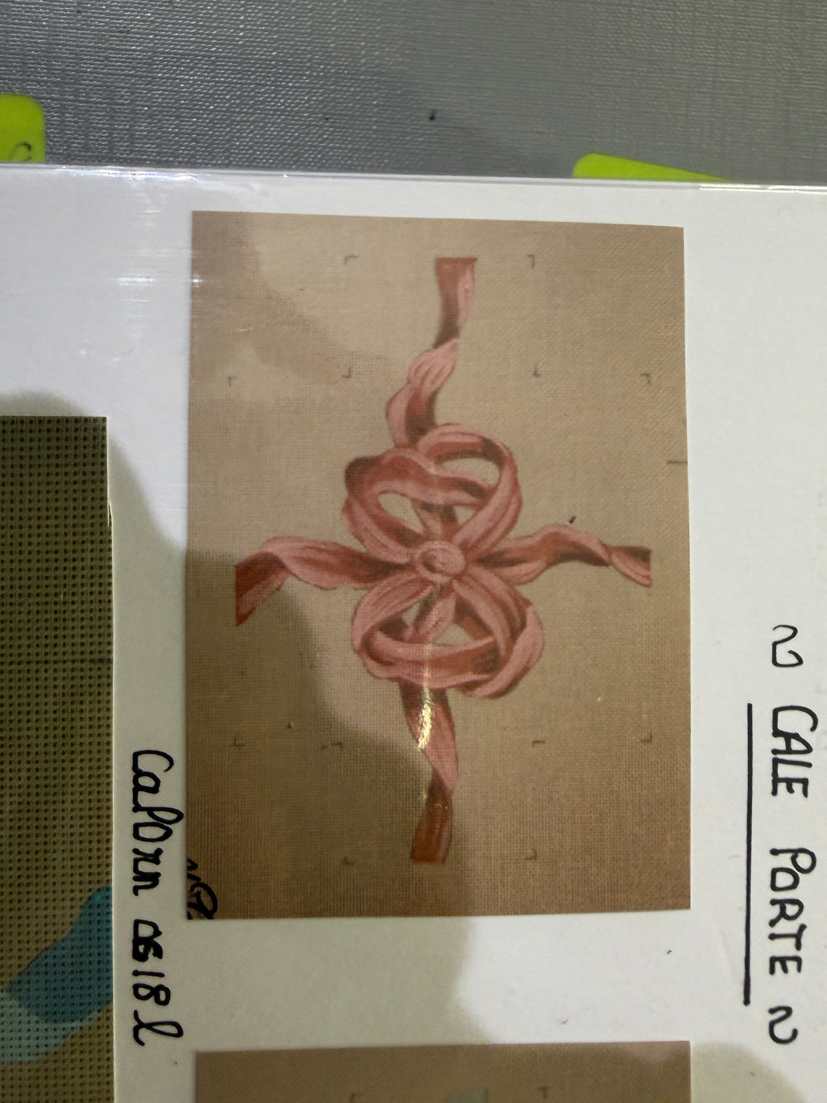 Ruban Rose - canevas peint à la main, photo réelle